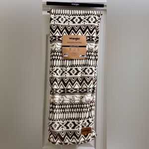 Wrangler Western Geometric Horse Blanket in Brown and Cream NEW